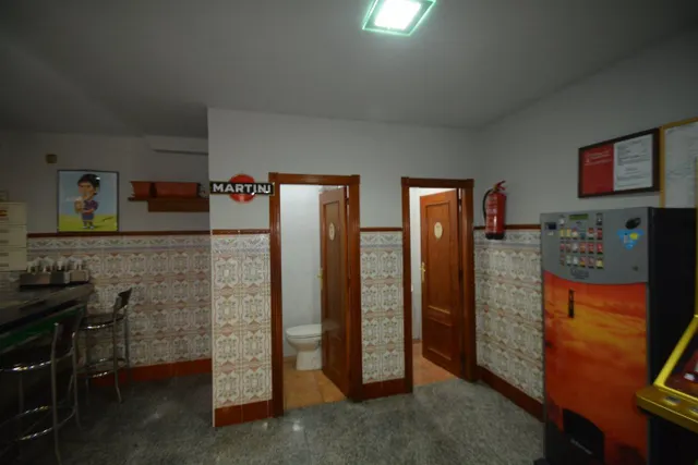 ¡¡ Gran oportunidad de negocio !! Venta de dos locales comerciales, opción a compra o traspaso. — 12