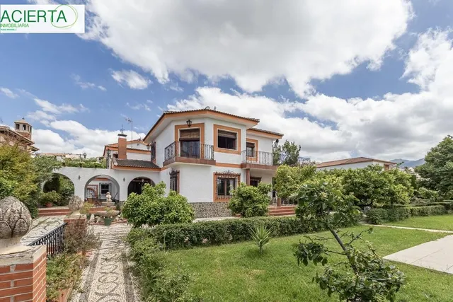 Chalet a la entrada de Huetor Vega