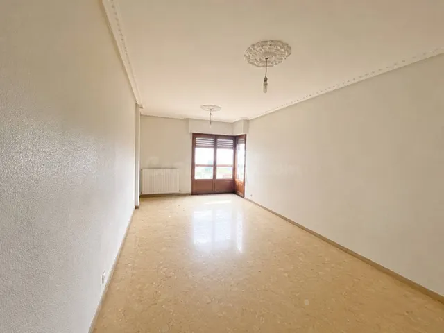 Piso en venta en calle Santa Elena - foto 2