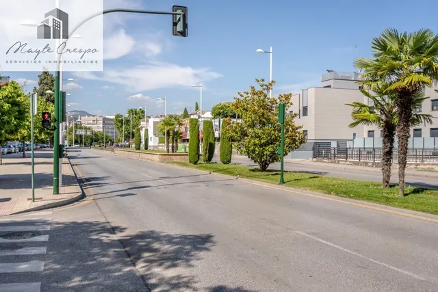 SE VENDEN 2 PLAZAS DE GARAJE. ZONA FORUM. 46.000 EUROS. — 16