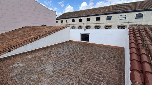 Casa amb pati i dues terrasses a 5 minuts del centre — 24