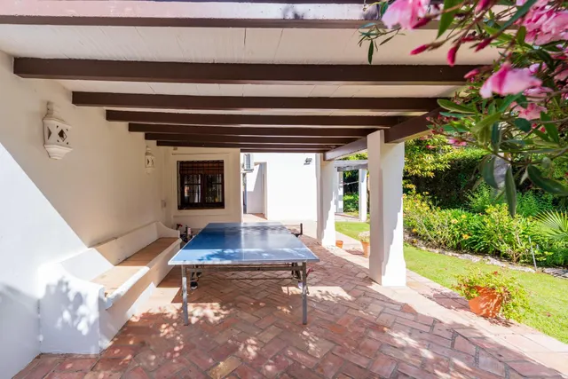 Elegante casa andaluza con vistas al golf en El Paraíso — 31