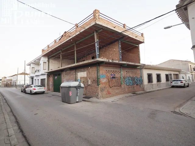*Estructura de casa, con 190 m2 de terreno, por solo 70.000 