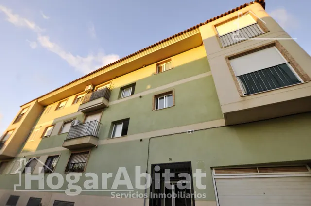 Excelente oportunidad en este amplio piso exterior con balcón, garaje y trastero — 36