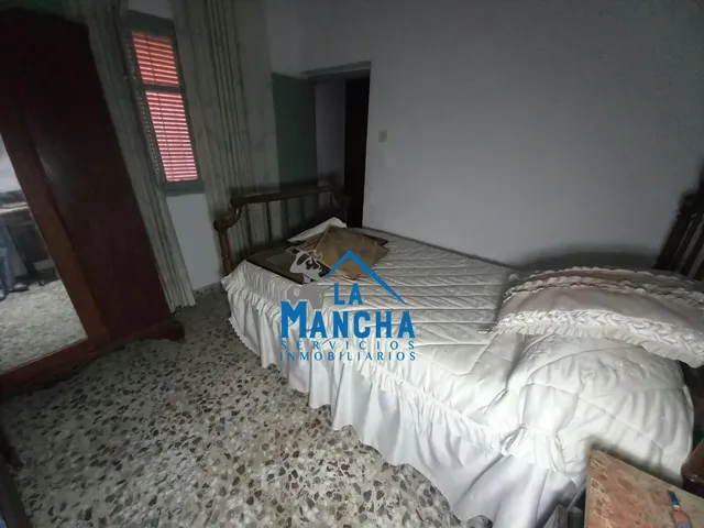 *53.000€* inmobiliaria la mancha vende casa con patio en Barrax ( Albacete ). — 22