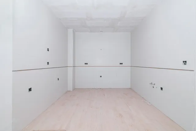 EDIFICIO EN VENTA EN MORALEDA DE ZAFAYONA — 30