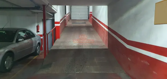 SE VENDE PLAZA DE GARAJE, EN ZONA AVENIDA DE ESPAÑA. — 2