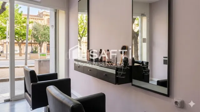 Local ideal para peluquería, barbería, uñas o estética en Mollet. — 2