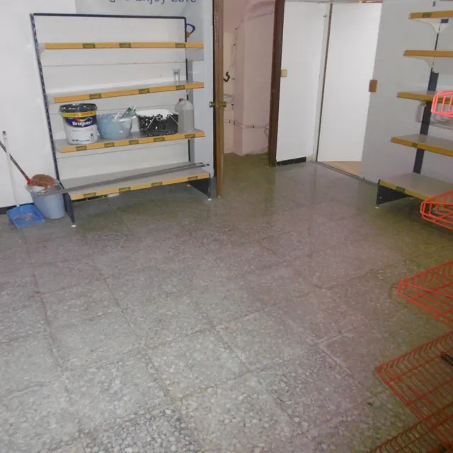 Local comercial en centro de Tortosa en alquiller — 8