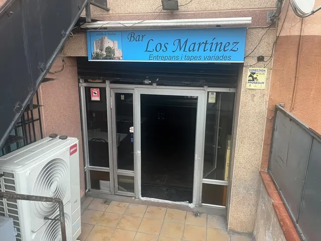 Bar en venta en Singuerlín– Listo para abrir — 9