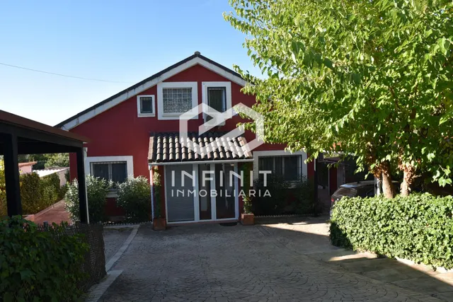 Una casa que impresiona por fuera y enamora por dentro... ¡IMAGINA TUS VERANOS AQUÍ! Piscina, barbacoa, pérgola y zona chill out — 6