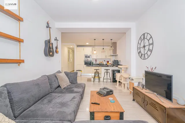 Oportunidad en alquiler de piso reformado de dos dormitorios con gran terraza en camino de ronda — 13