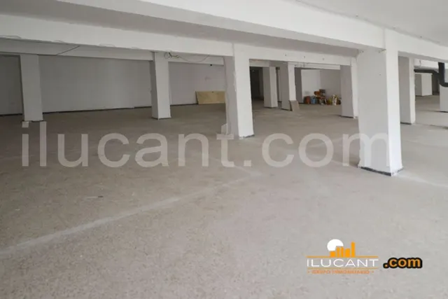 Local 700 m2 — 6