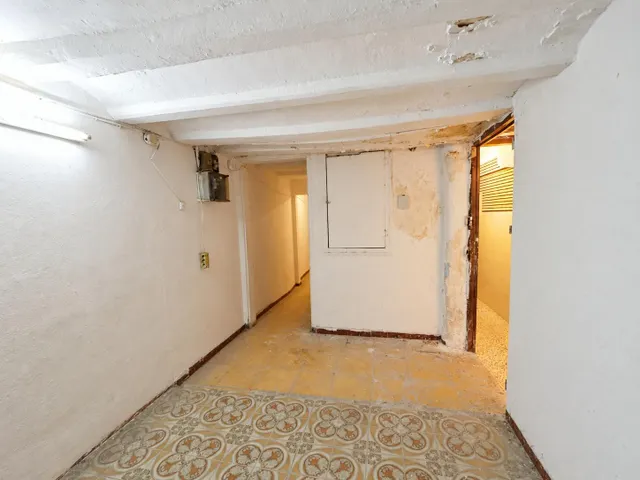 Se vende piso en Barcelona, zona el raval — 13