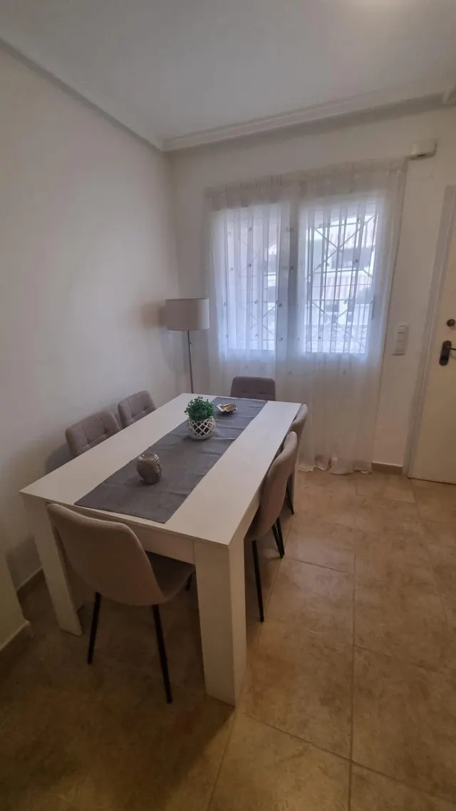 BUNGALOW EN PLANTA BAJA CON PISCINA COMUNITARIA - ZONA ALTOS DE LA BAHÍA, TORREVIEJA — 10