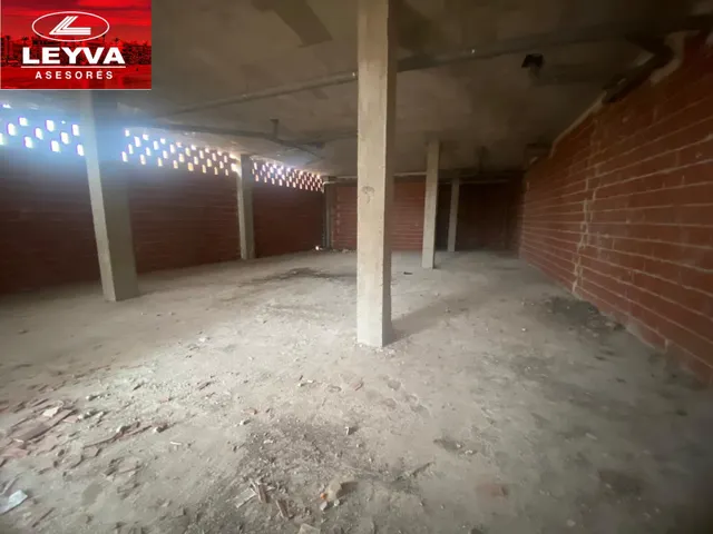 LOCAL COMERCIAL EN VENTA — 9