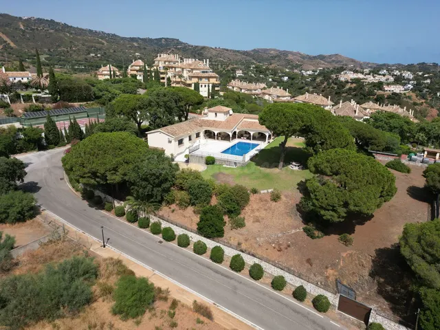 Terreno con vistas al mar en Marbella para construir 4 vivie - foto 3