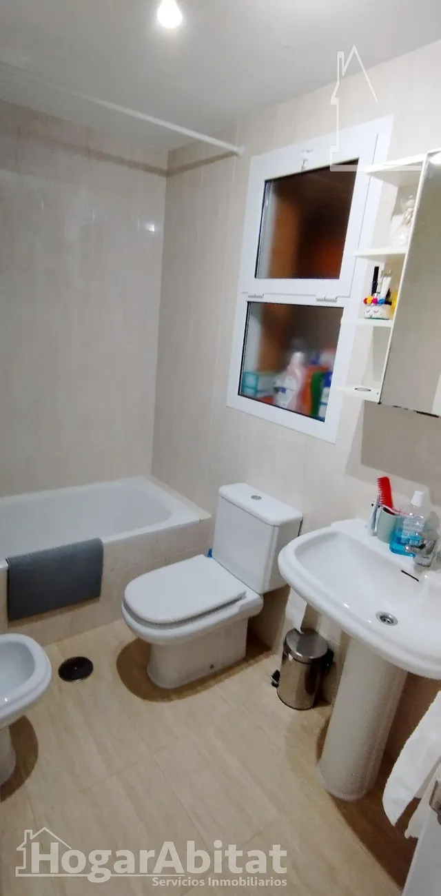 Amplio, moderno y reformado en residencial con terraza, piscina y garaje, todo amueblado — 36