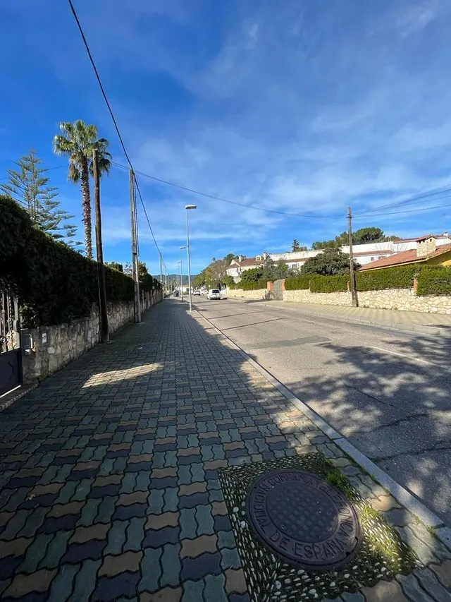 PARCELA DE 3000 M2 SEGREGABLE EN TRES CON DOS CHALETS — 40