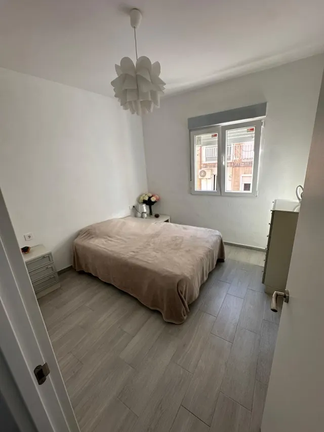 SE VENDE PISO / BUENA ZONA / REFORMADO / A 5 MINUTOS DEL CENTRO / SIN ASCENSOR — 11