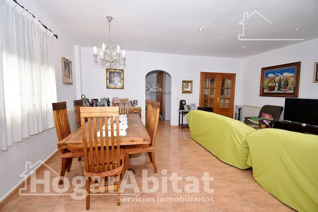 CHALET SEMINUEVO CON GARAJE, PISCINA Y AMPLIA PARCELA — 16