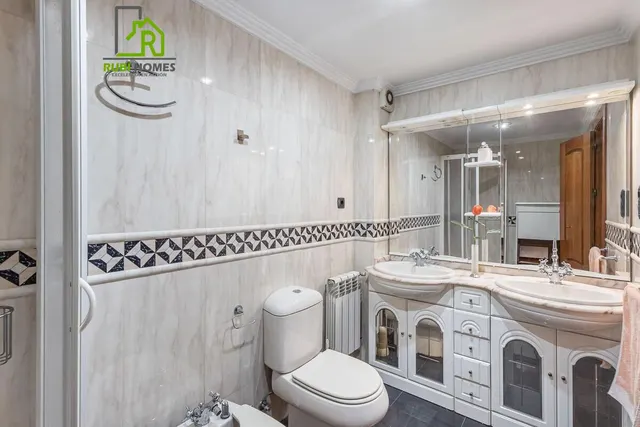 AMPLIO PISO EN VENTA JUNTO A PLAZA DE TOROS - GRANADA — 22