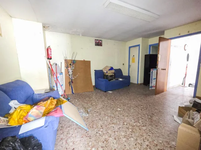 Edificio de tres plantas en alquiler en Barberá del Vallés — 20