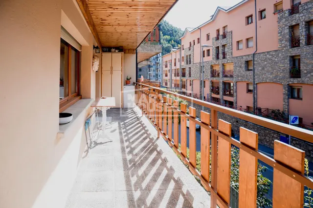 PISO EN VENTA  3 habitaciones, TERRAZA, PARKING Y TRASTERO — 33