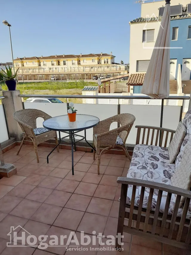 ¡Cerca de la playa! Gran adosado luminoso con dos viviendas independientes, piscina y terraza — 10