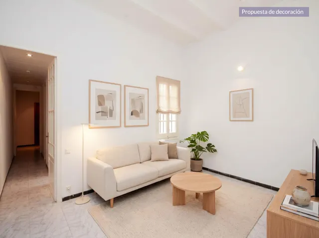Amplia Planta Baja en c/Monistrol (Vila de Gràcia) Barcelona