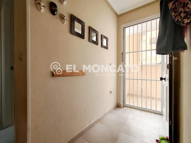 Fantástico apartamento con amplia terraza en Guardamar del Segura, Alicante, Costa Blanca — 13