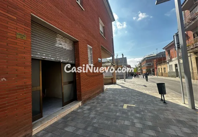 LOCAL MUY CÉNTRICO, SITUADO A DOS MINUTOS DEL MERCADO - foto 3