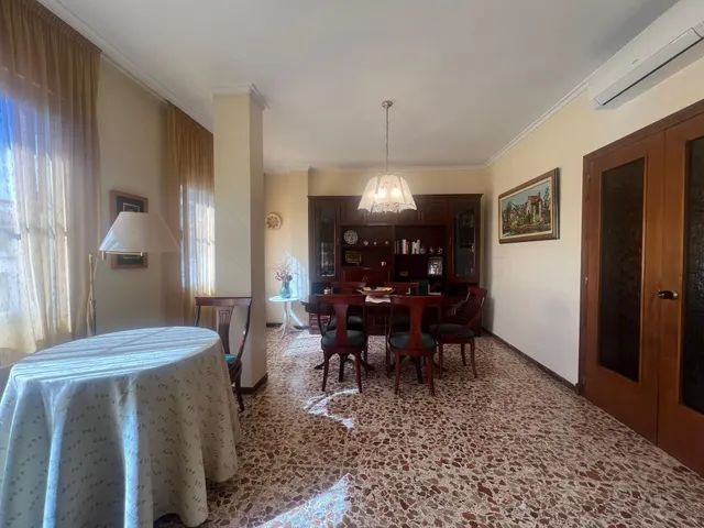 CASA EN EL CENTRO DE CAMARLES — 6