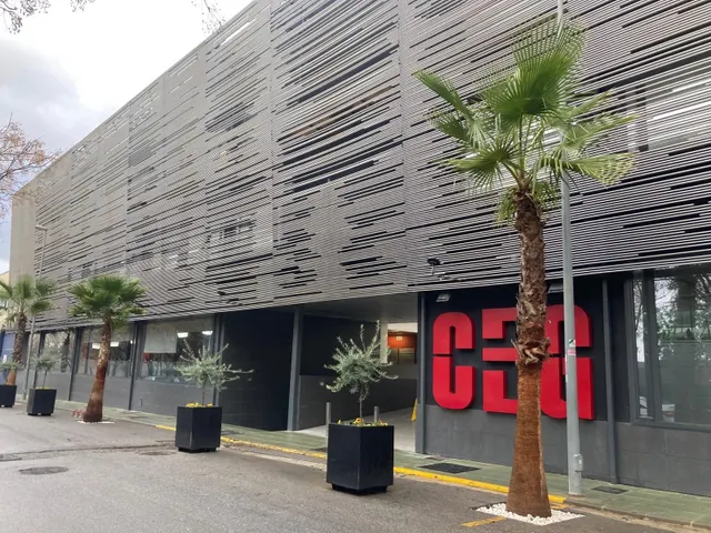 ALQUILER DE OFICINA, EN CENTRO DE EMPRESAS — 3