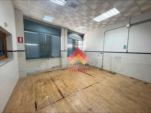 ¡SE ALQUILA LOCAL COMERCIAL EN AVENIDA DE MÁLAGA! - foto 4