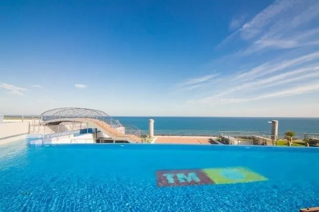 Apartamento en 1ª línea de playa Arenales del Sol. — 31
