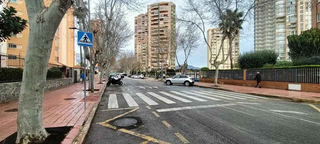 Piso de 3 dormitorios con piscina y garaje en urbanización cerca de la playa — 40
