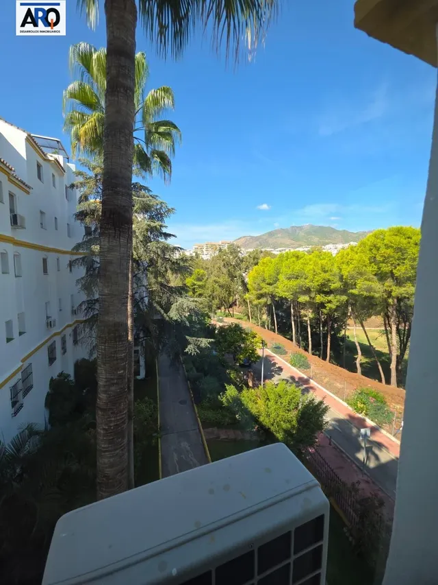 Oportunidad en Benalmádena Costa: 1 dormitorio cerca del mar — 27