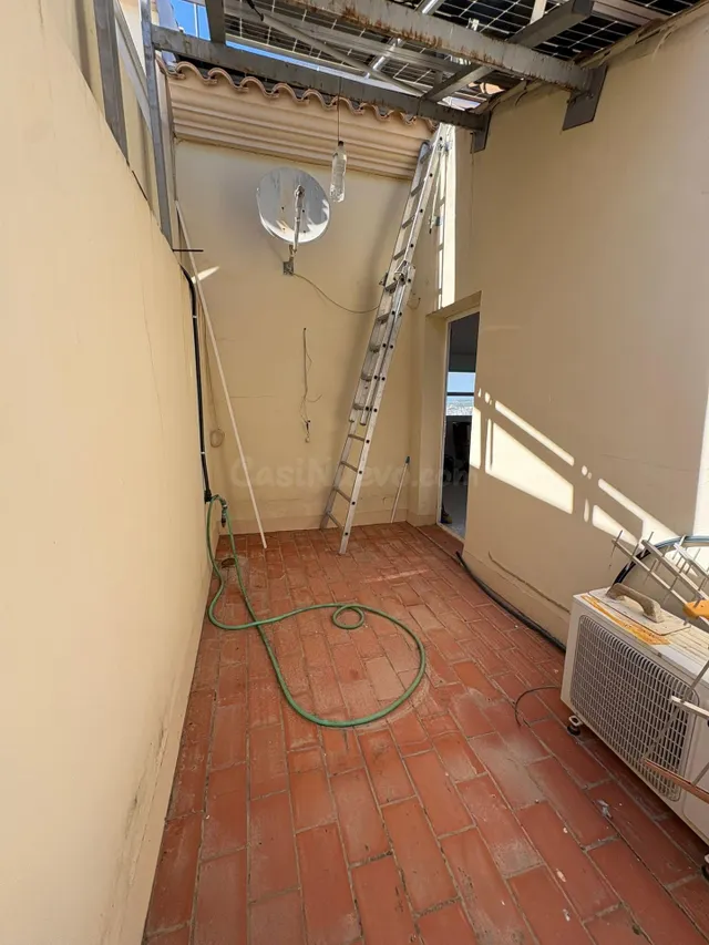 Amplia y Luminosa Vivienda con Atico en Ubicación Privilegiada Calle Vilches! — 25