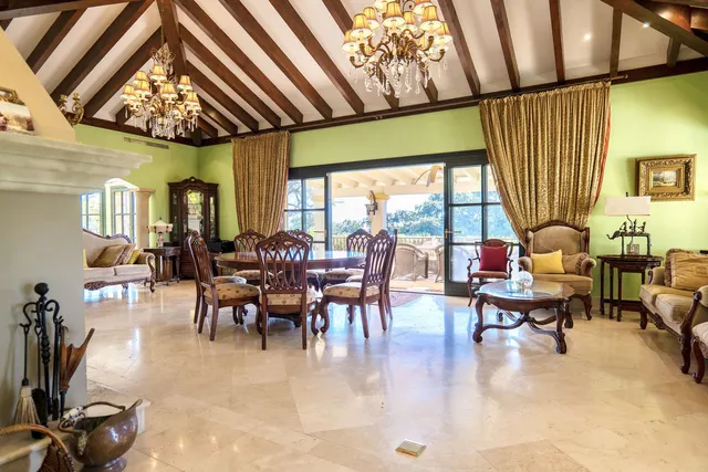 Chalet 6 habitaciones 980m² en venta - Costa del Sol — 6