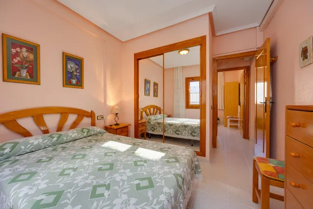 Apartamento de 3 dormitorios y piscina comunitaria en Acequion, Torrevieja — 10