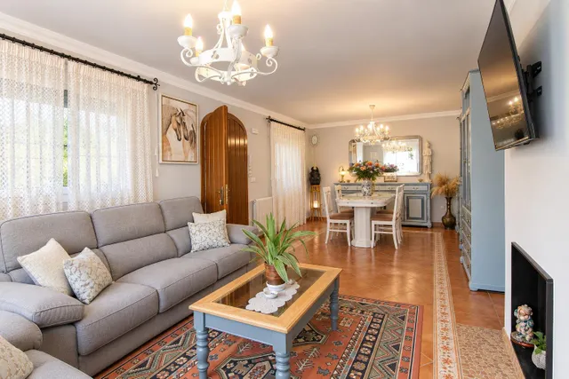VENDE EN EXCLUSIVA CHALET INDEPENDIENTE EN COÍN — 17