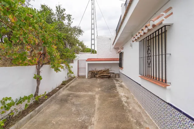 Exclusivo Chalet en Alhaurín el Grande con Piscina y Amplias Vistas — 50