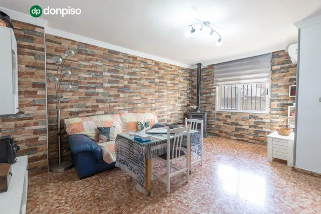 PRECIOSO ADOSADO CON PATIO, TERRAZA, COCHERA Y ESTUFA DE LEÑA EN LAS GABIAS (GRANADA) — 2