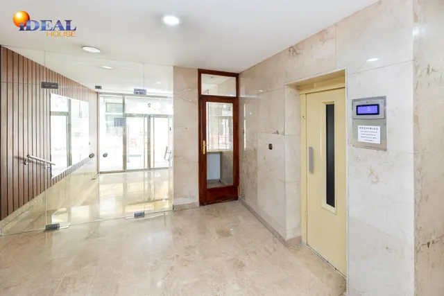 PISO EN PLENO CENTRO JUNTO RECOGIDAS — 23