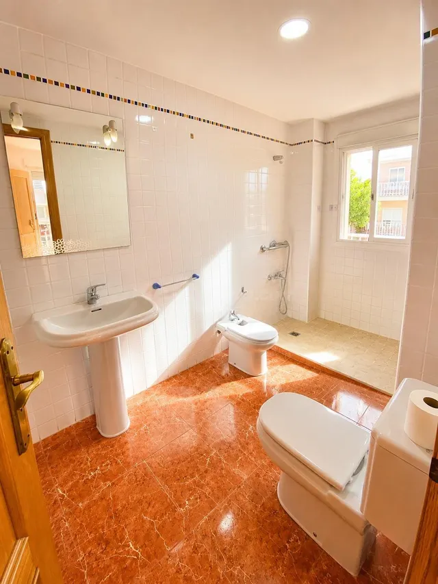 ¡Tu nuevo hogar en Alcantarilla te espera! ✨ - foto 4