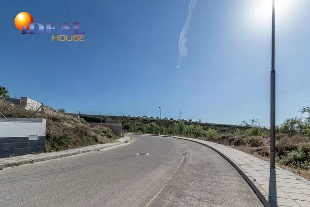SOLAR URBANO EN ALTOS DE LA ZUBIA CON MAGNÍFICAS VISTAS — 6