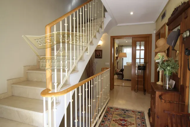 EXCLUSIVO CHALET ESQUINERO EN LA PATACONA — 17