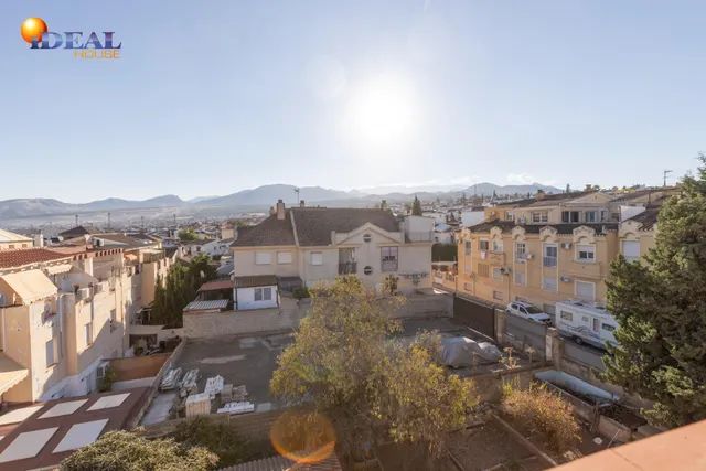 Casa adosada con terraza, vistas a Granada y Sierra Nevada, garaje y sótano — 35