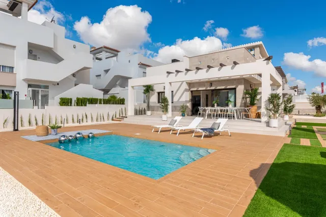 ¡¡LLAVE EN MANO!! PRECIOSA VILLA DE OBRA NUEVA EN CIUDAD QUE